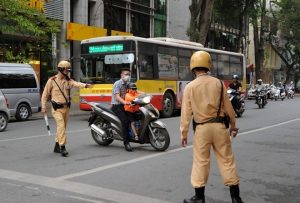 Cảnh sát giao thông được dừng xe khi nào