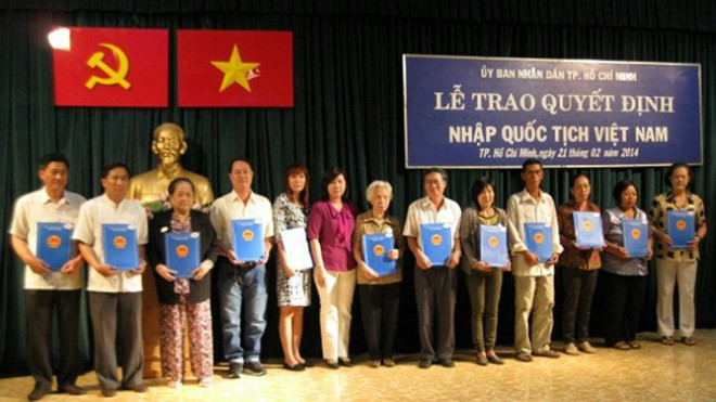 Tải mẫu đơn xin nhập quốc tịch Việt Nam