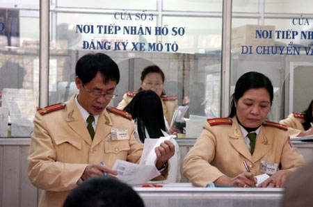 thủ tục đăng ký xe máy mới cho người mới mua xe