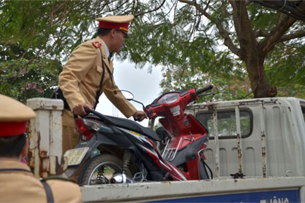 Tải mẫu quyết định kéo dài thời hạn tạm giữ tang vật, phương tiện vi phạm hành chính, giấy phép, chứng chỉ hành nghề