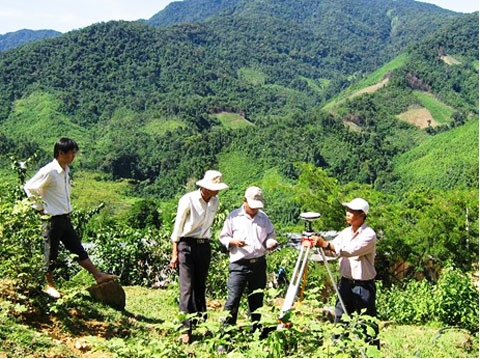 Thu hồi đất do chấm dứt việc sử dụng đất theo pháp luật, tự nguyện trả lại đất, có nguy cơ đe dọa tính mạng con người